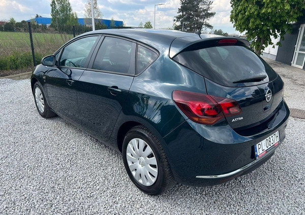 Opel Astra cena 35999 przebieg: 105000, rok produkcji 2014 z Czyżew małe 781